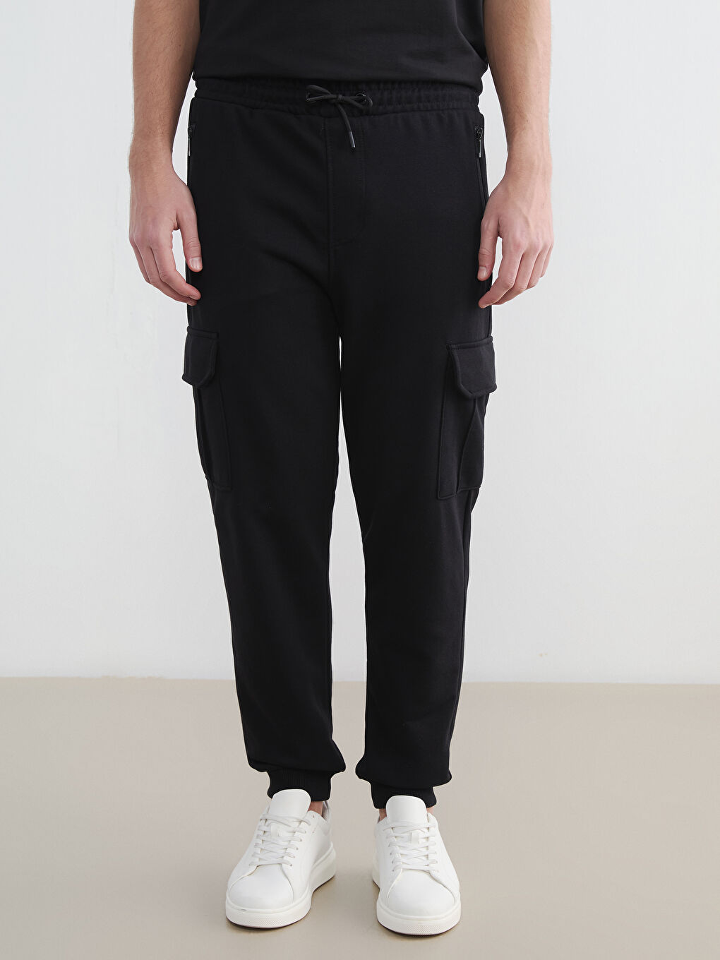 Siyah Standart Kalıp Erkek Jogger Eşofman Altı-1