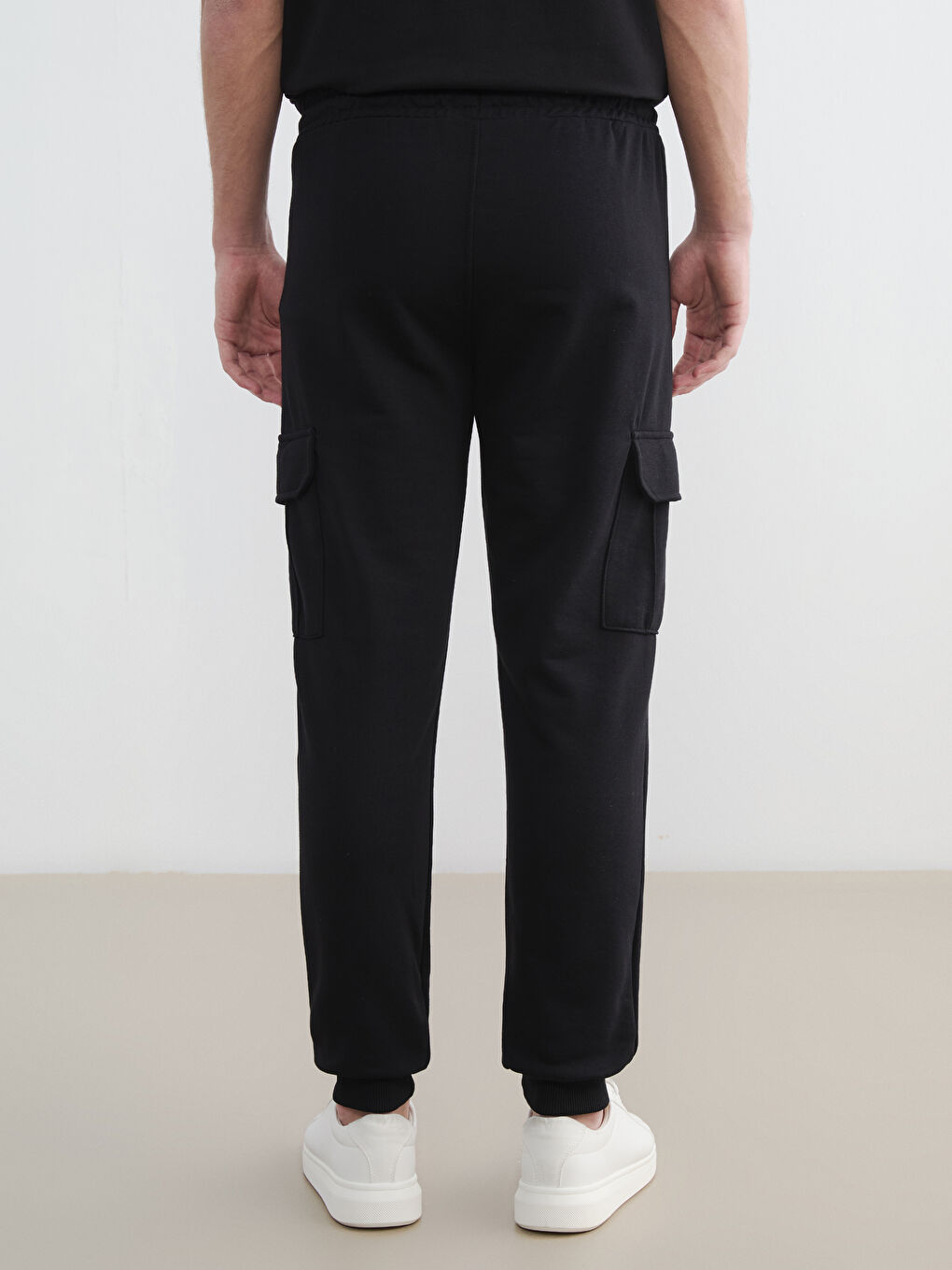 Siyah Standart Kalıp Erkek Jogger Eşofman Altı-3