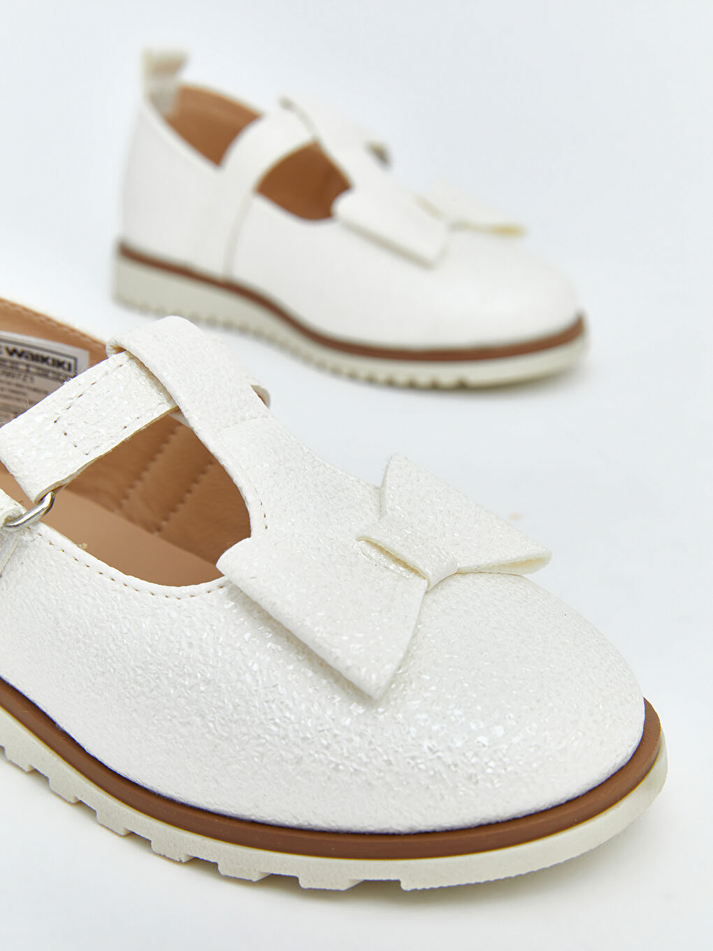 Beyaz Fiyonk Detaylı Kız Bebek Babet-2