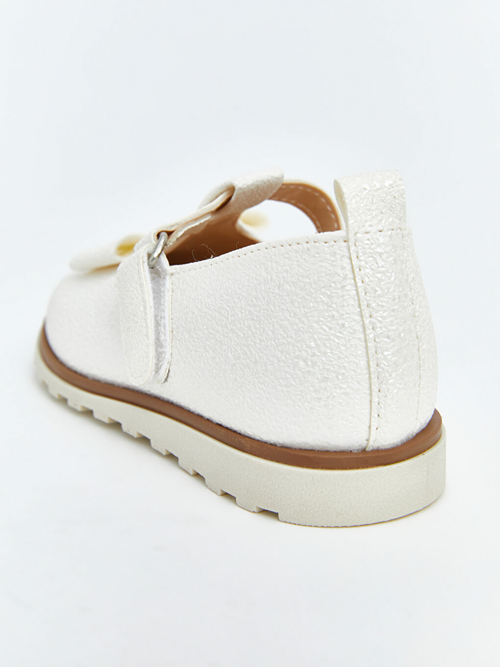 Beyaz Fiyonk Detaylı Kız Bebek Babet-4