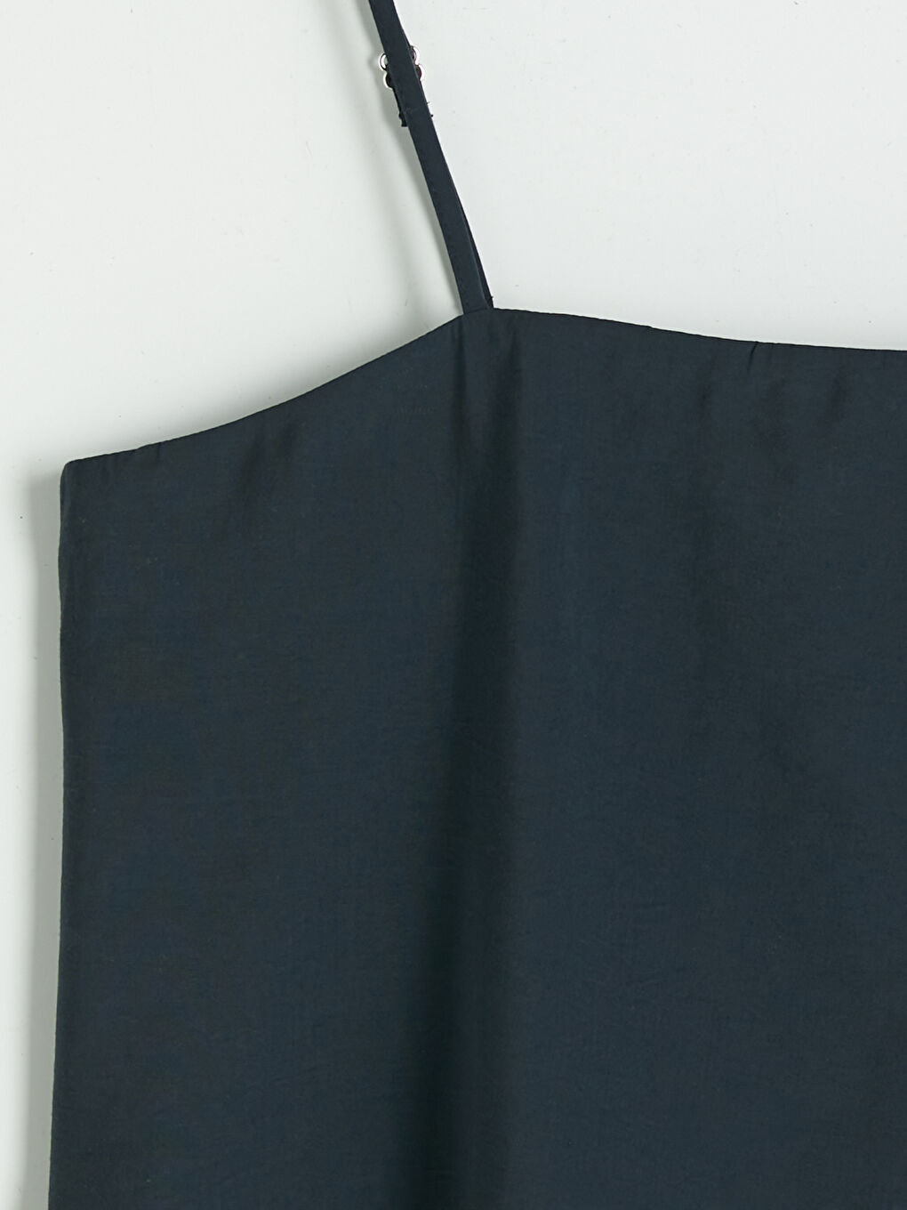 Lacivert Kare Yaka İp Askılı Dantel Detaylı Bluz-2