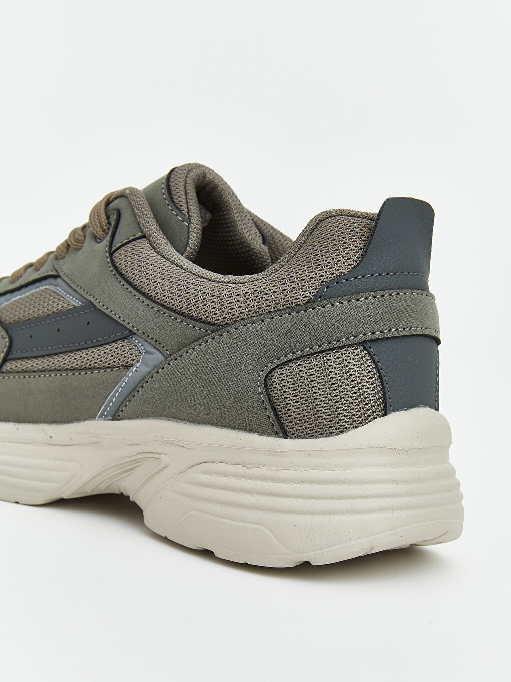 Haki Süet Görünümlü ve Fileli Erkek Sneaker-1