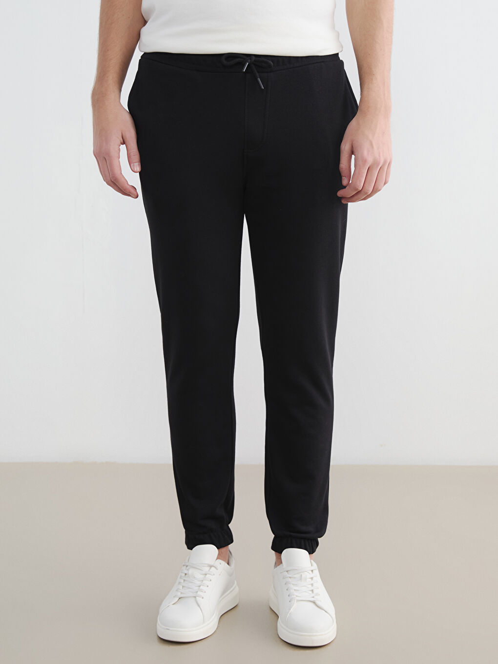 Siyah Standart Kalıp Erkek Jogger Eşofman Alt-1