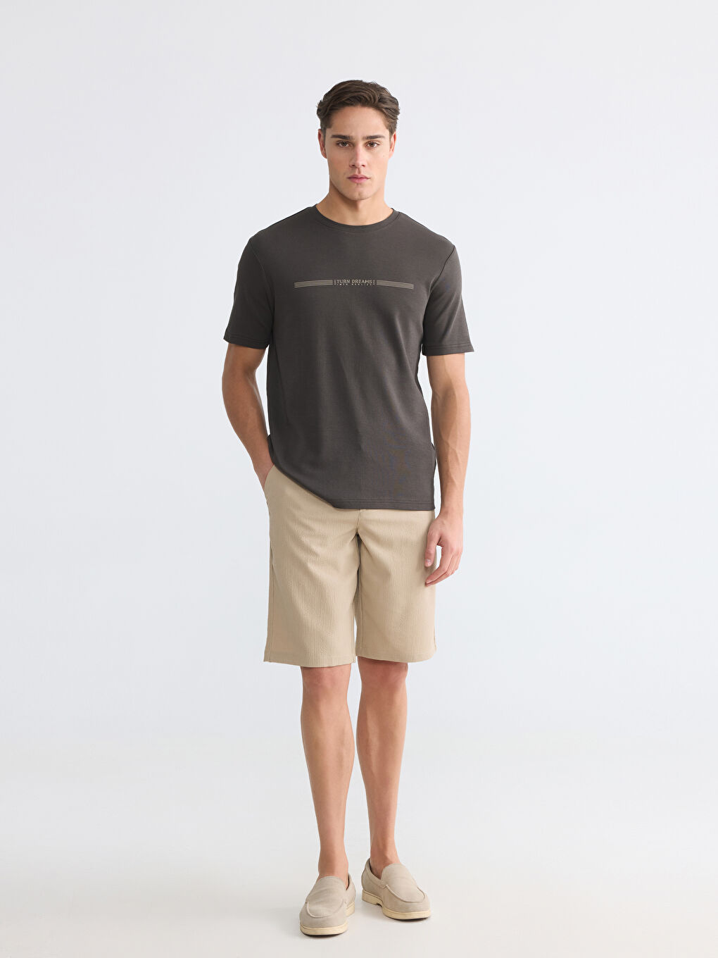 Muška majica od džersija sa štampom i okruglim izrezom-1