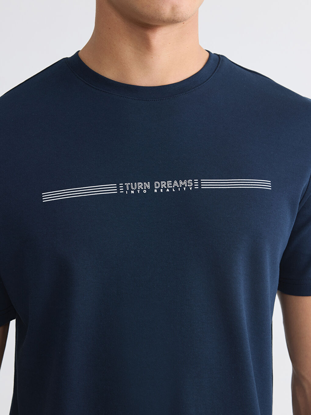 Muška majica od džersija sa štampom i okruglim izrezom-2