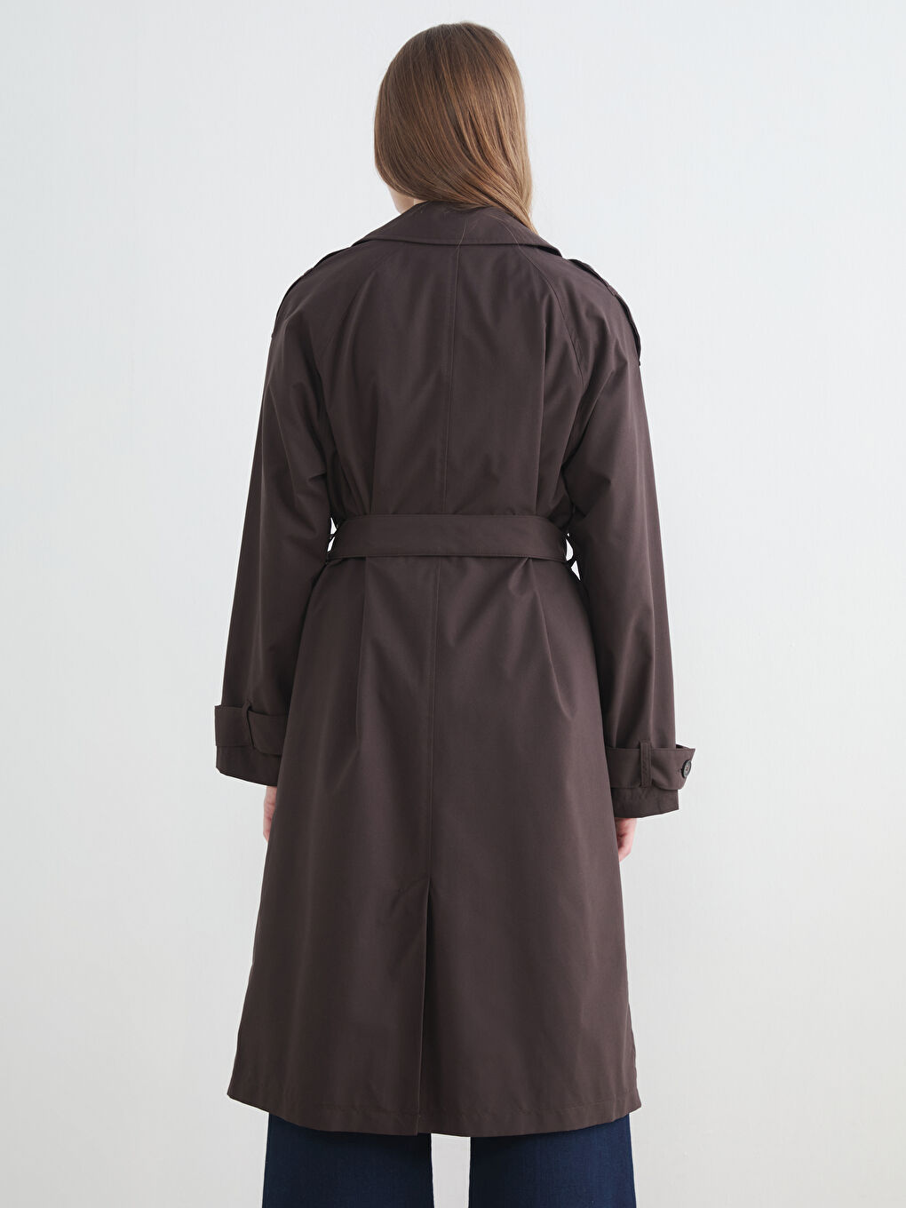 Kahverengi Kruvaze Yaka Kuşaklı Kadın Trençkot-4