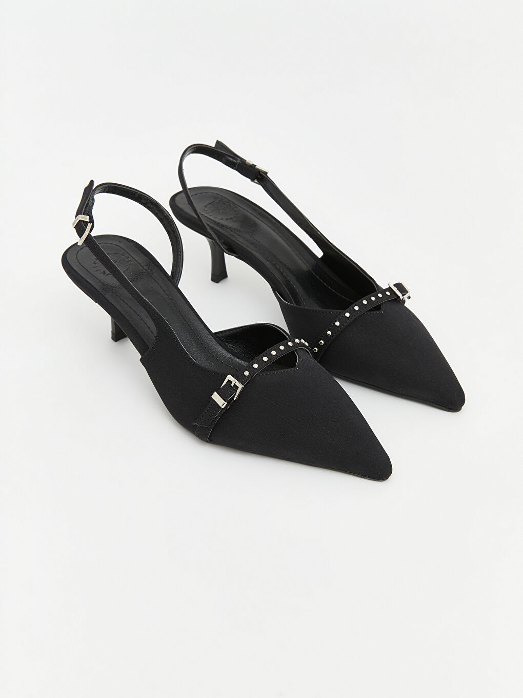 Siyah Sivri Burunlu Kadın Topuklu Ayakkabı