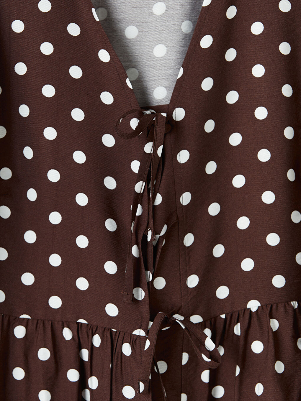 Kahverengi V Yaka Puantiyeli Bluz-2