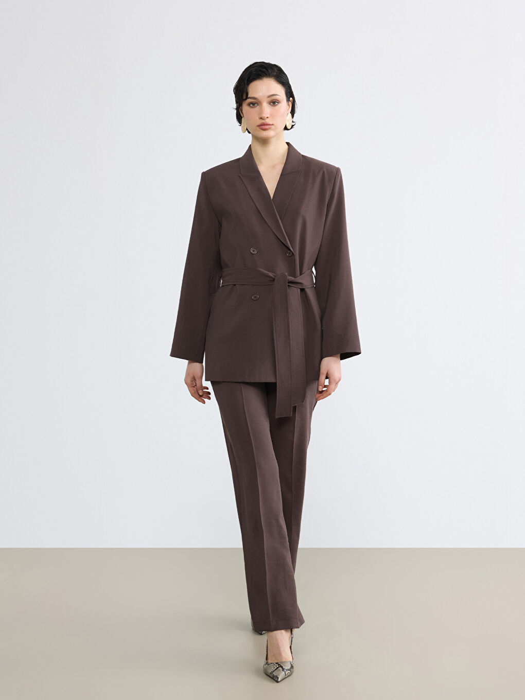 Kahverengi Regular Fit Pileli Kadın Kumaş Pantolon