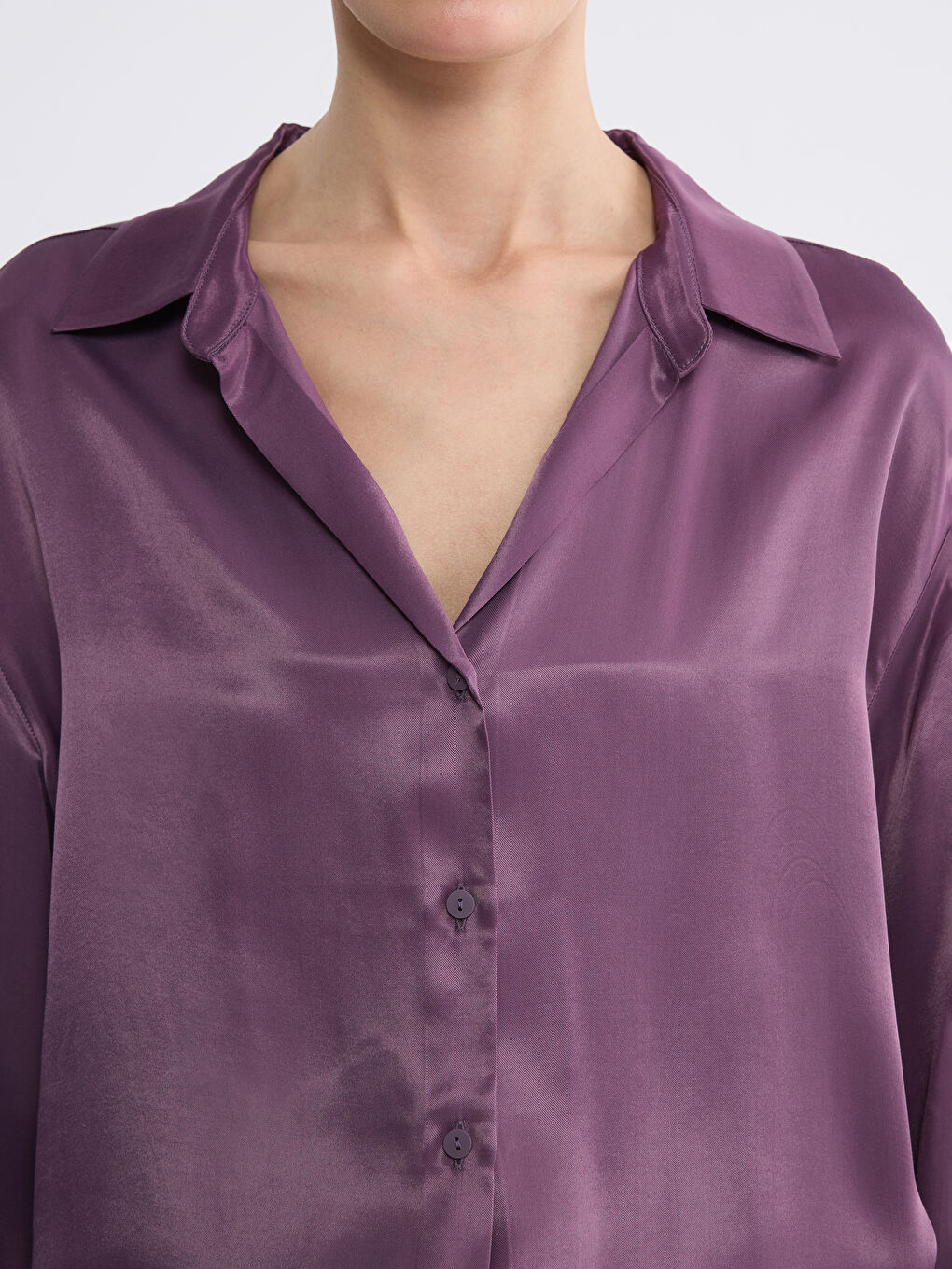 قميص ساتان نسائي-2