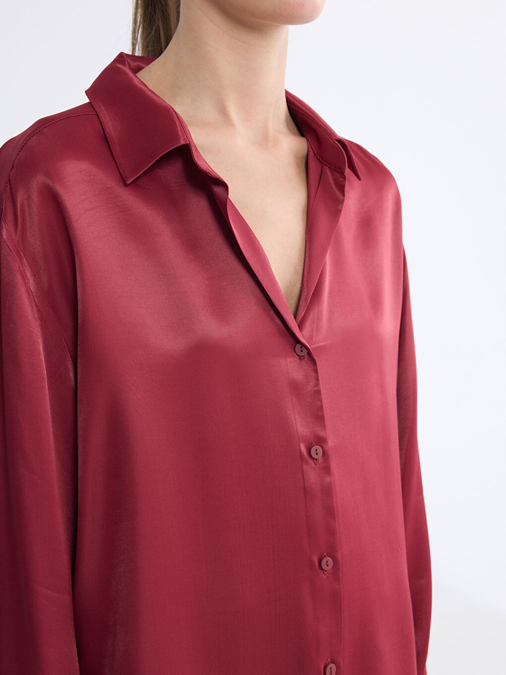 قميص ساتان نسائي-2