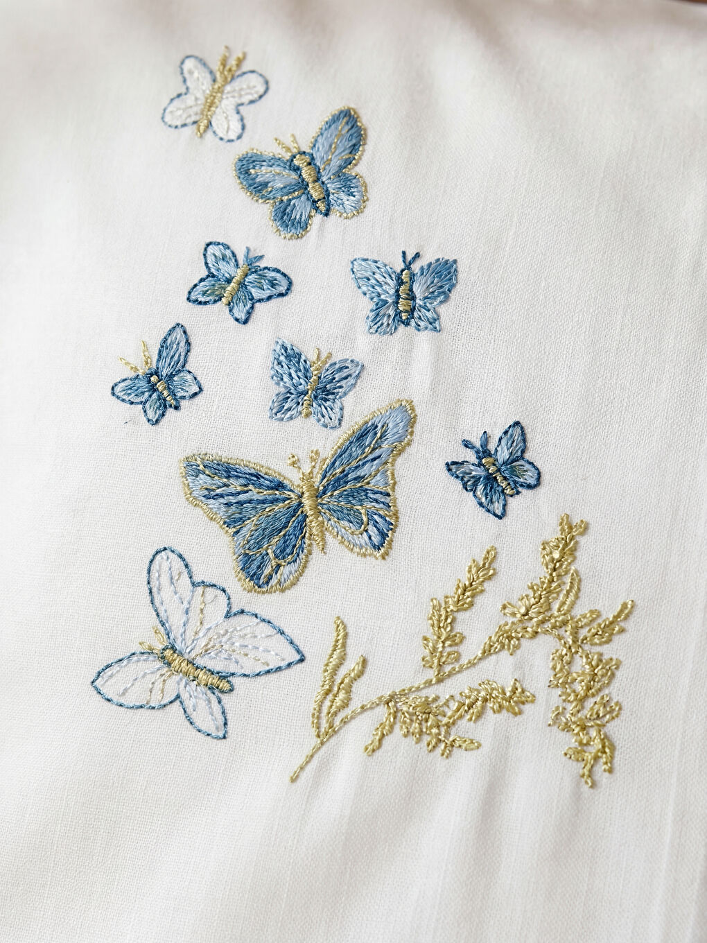 Beyaz Kelebek Nakışlı Yastık Kılıfı 2'li 50x70 cm-1