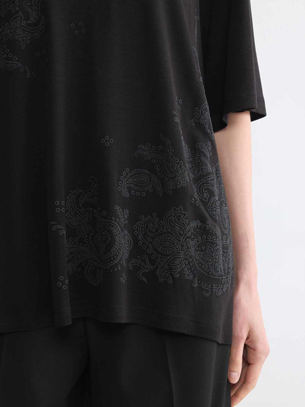 Crew Neck Patterned Blouse-2