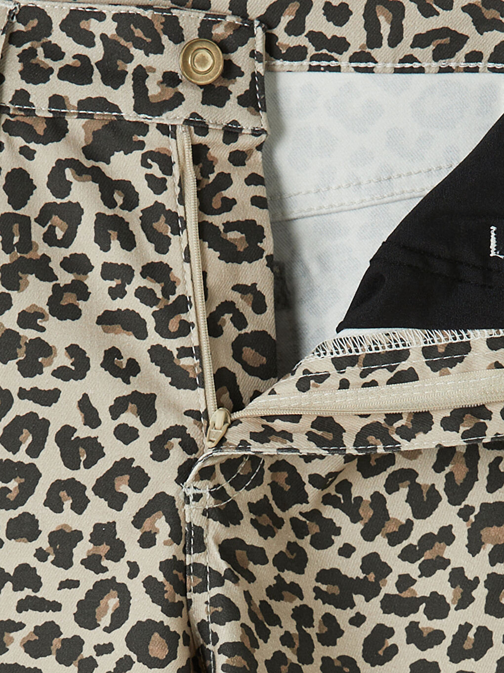 Bej Leopar Desenli Kız Çocuk Şortolon-2