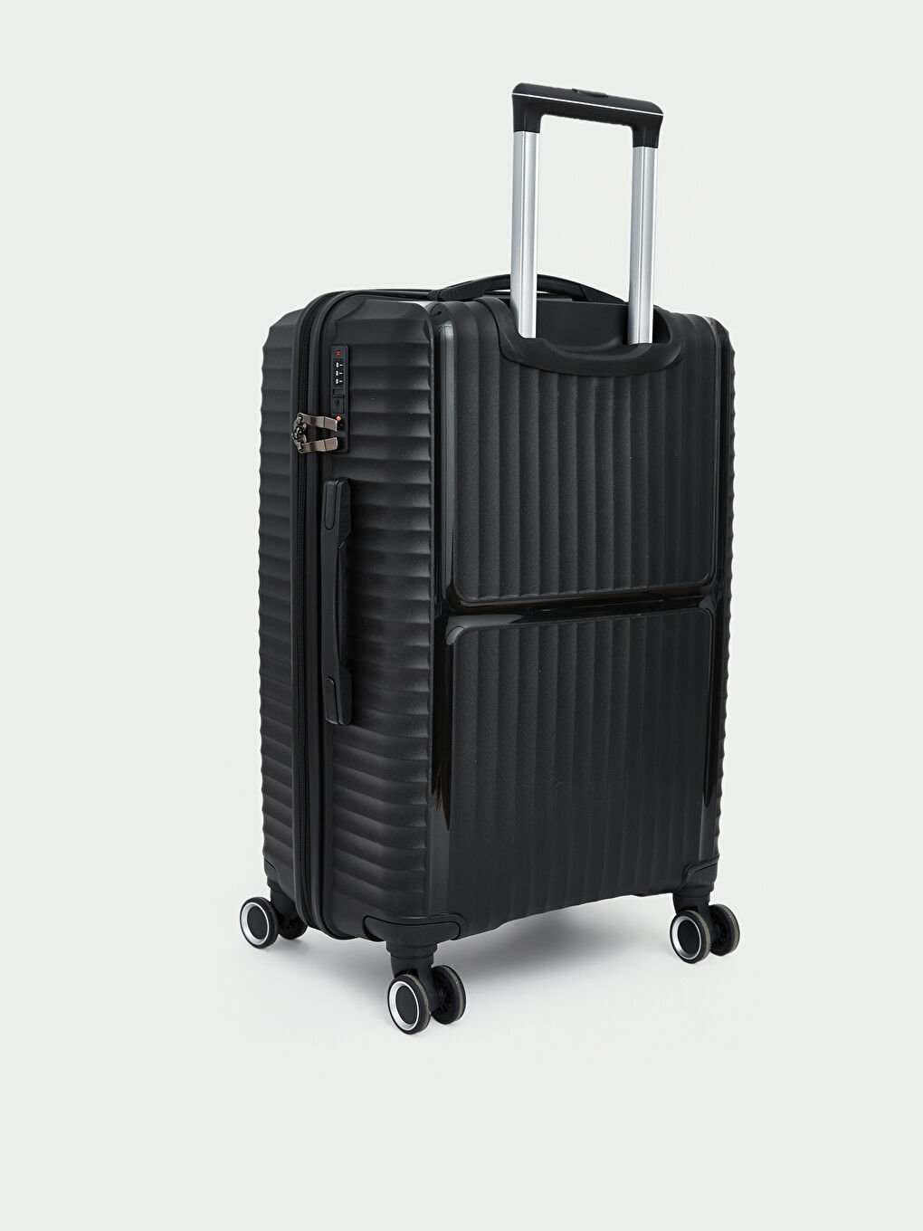 Siyah Kilit Detaylı Orta Boy Valiz-1