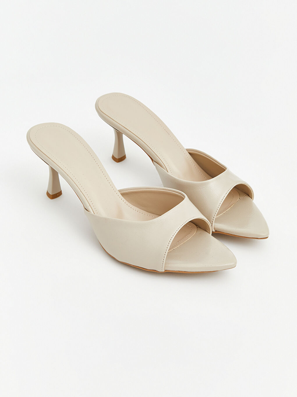 Bej Sivri Burun Kadın Topuklu Ayakkabı