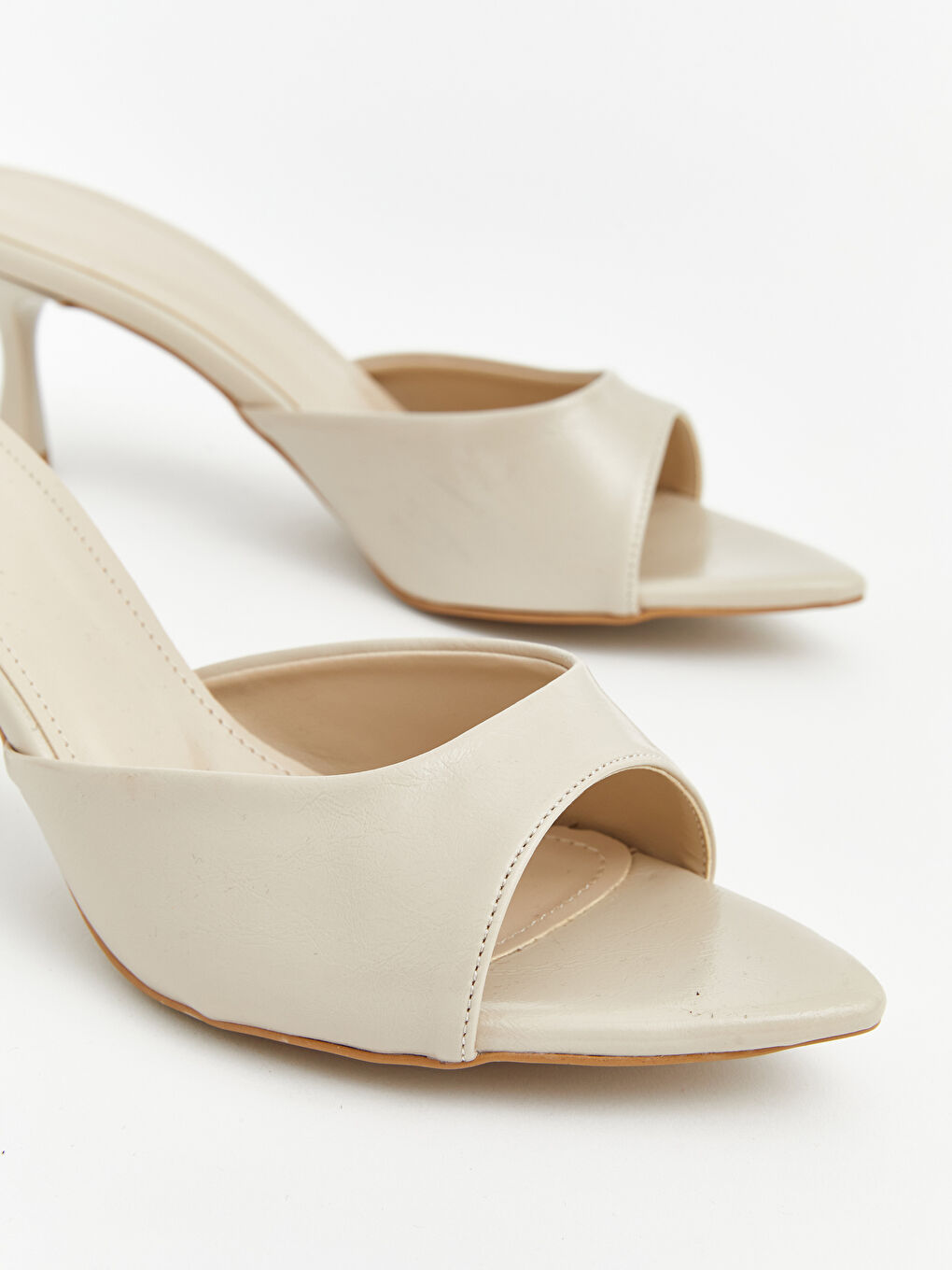 Bej Sivri Burun Kadın Topuklu Ayakkabı-2