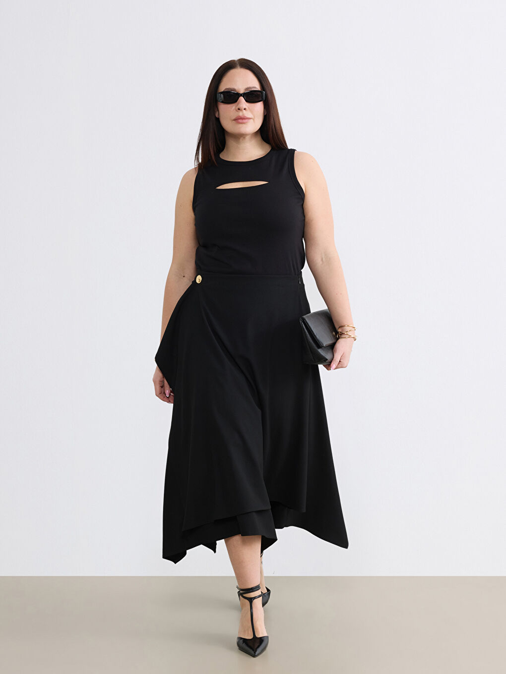 Siyah Büyük Beden Pencere Detaylı Kadın Atlet-1