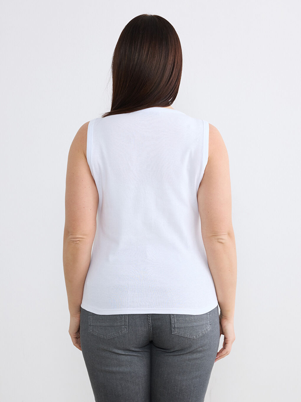 Beyaz Büyük Beden Pencere Detaylı Kadın Atlet-3