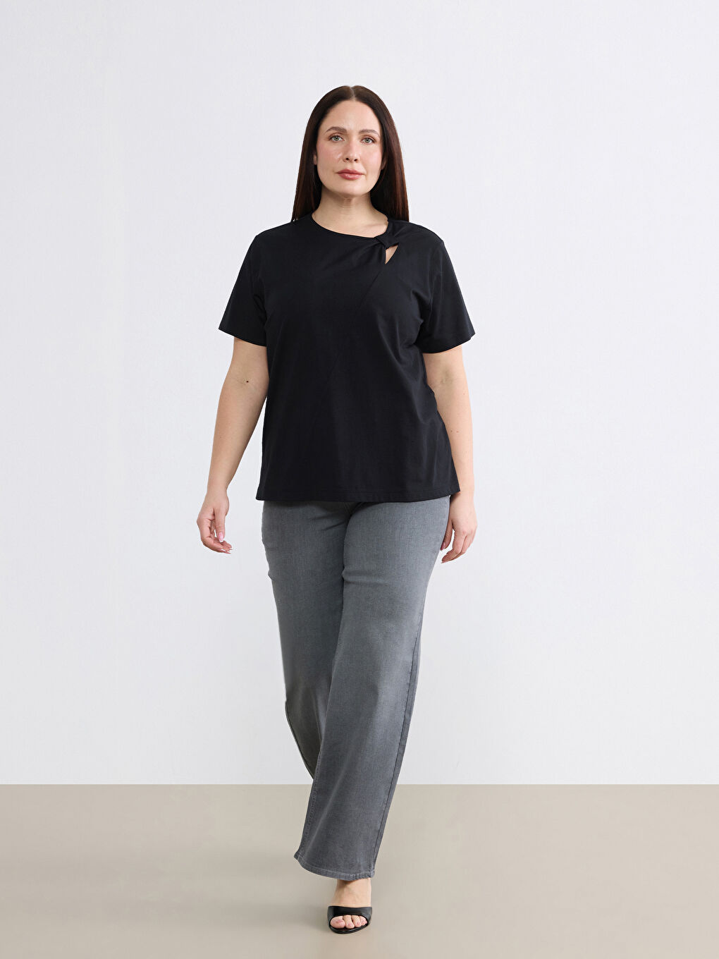 Siyah Büyük Beden Kayık Yaka Dokulu Bluz-1