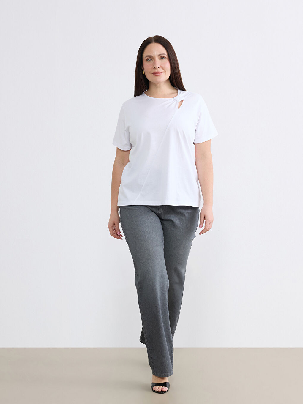 Beyaz Büyük Beden Kayık Yaka Dokulu Bluz-1