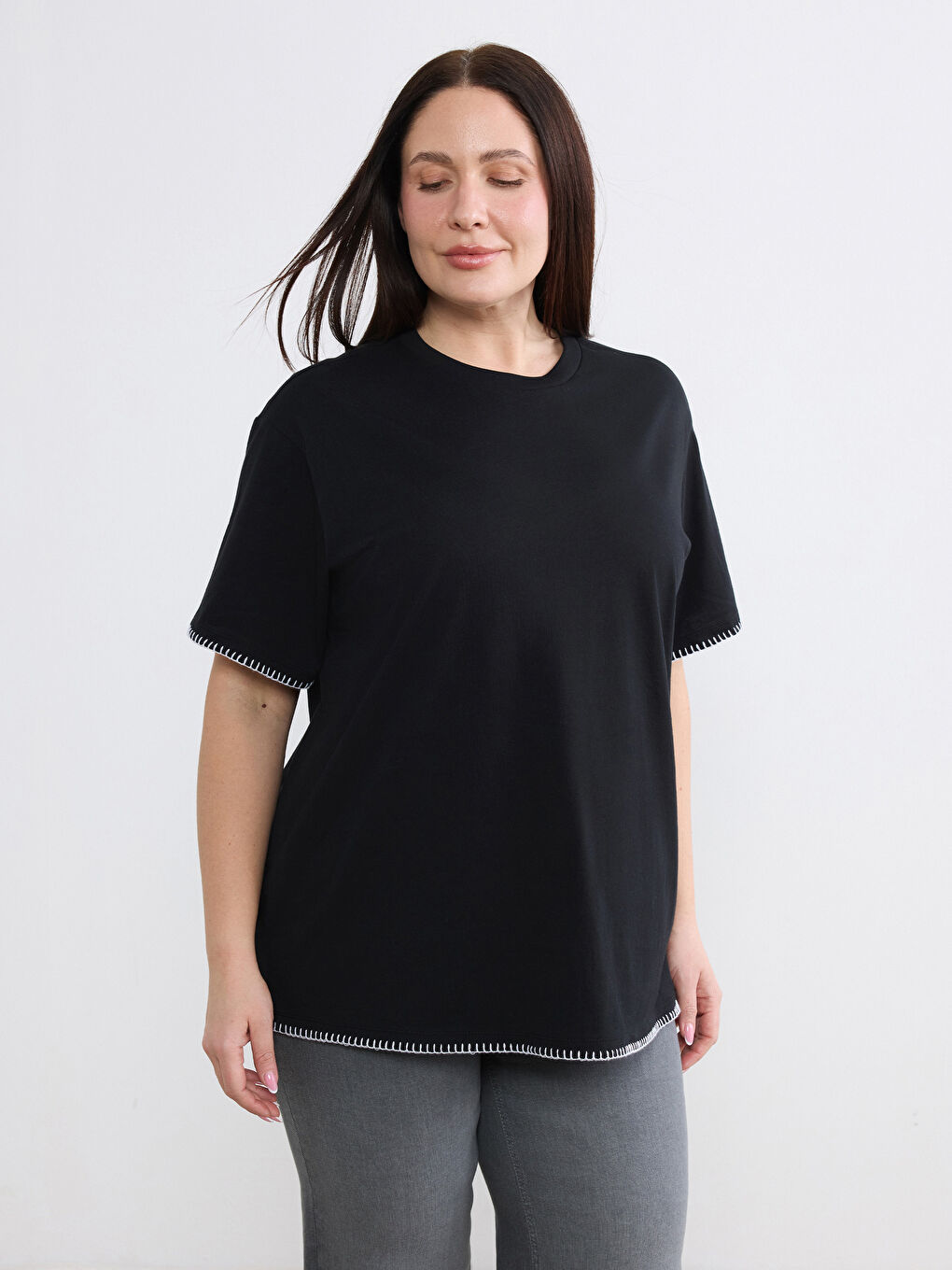 Siyah Büyük Beden Dikiş Detaylı Kadın Tişört