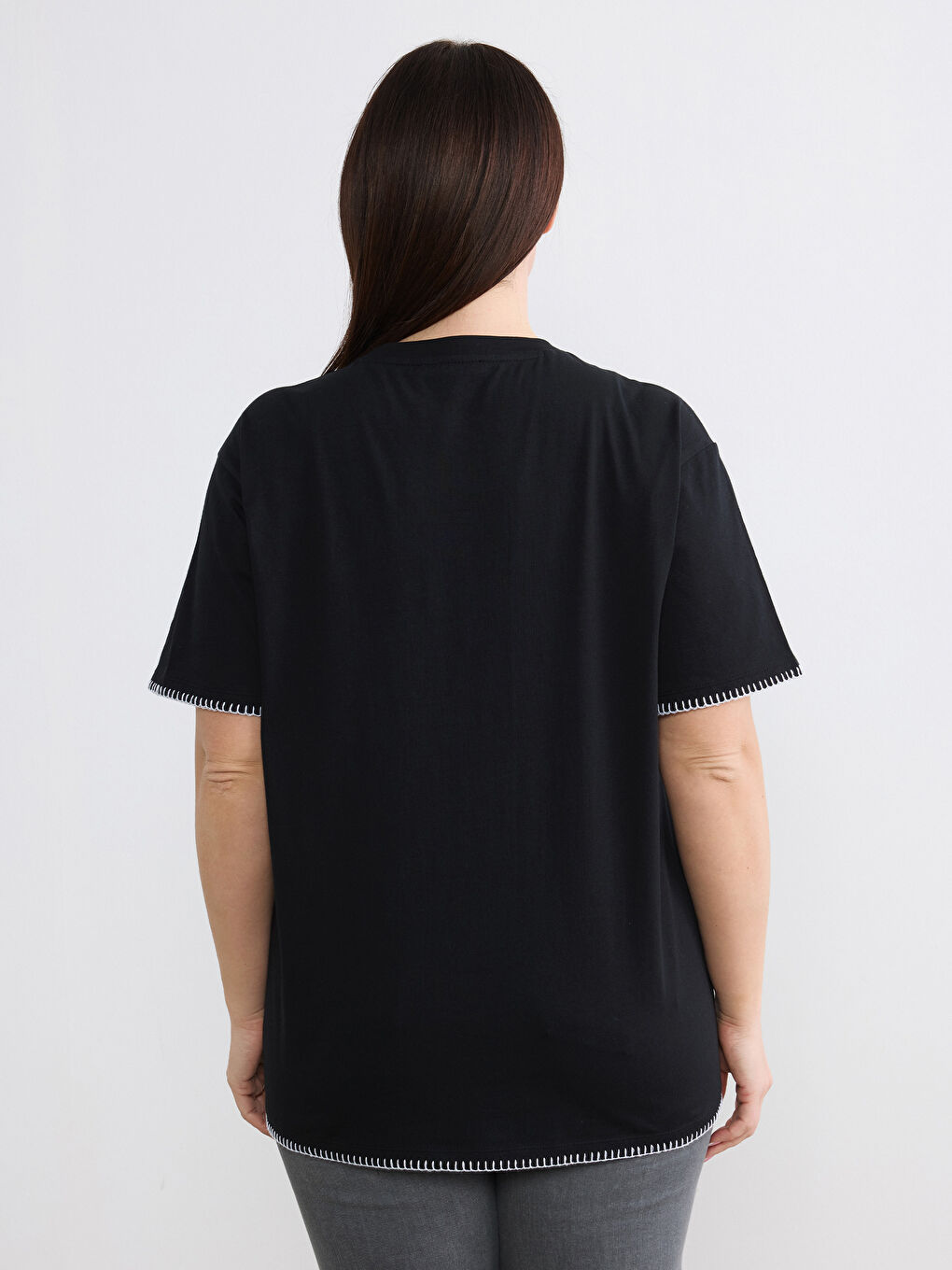 Siyah Büyük Beden Dikiş Detaylı Kadın Tişört-3