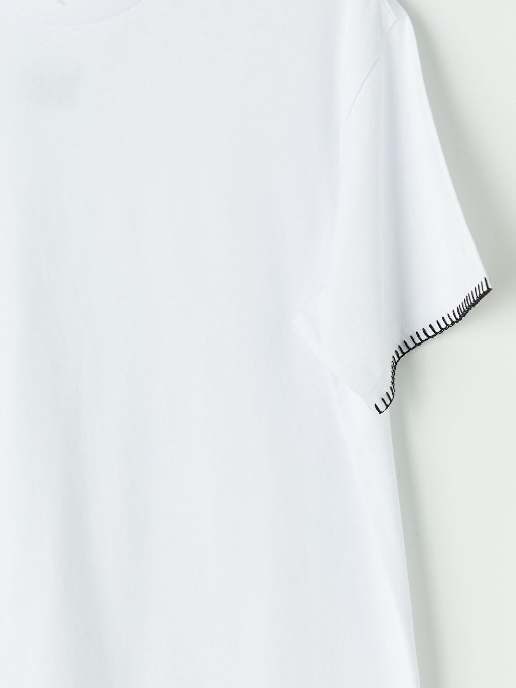 Beyaz Bisiklet Yaka Kadın Tişört-2