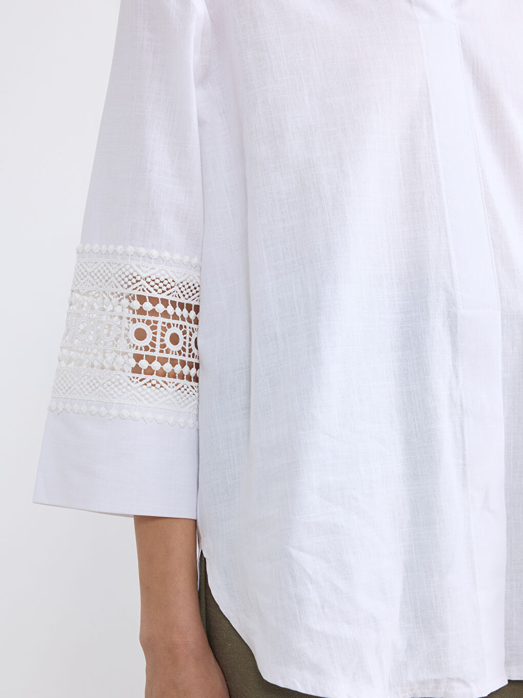 Blouse Femme Oversize à Col Chemise Détails en Dentelle-2