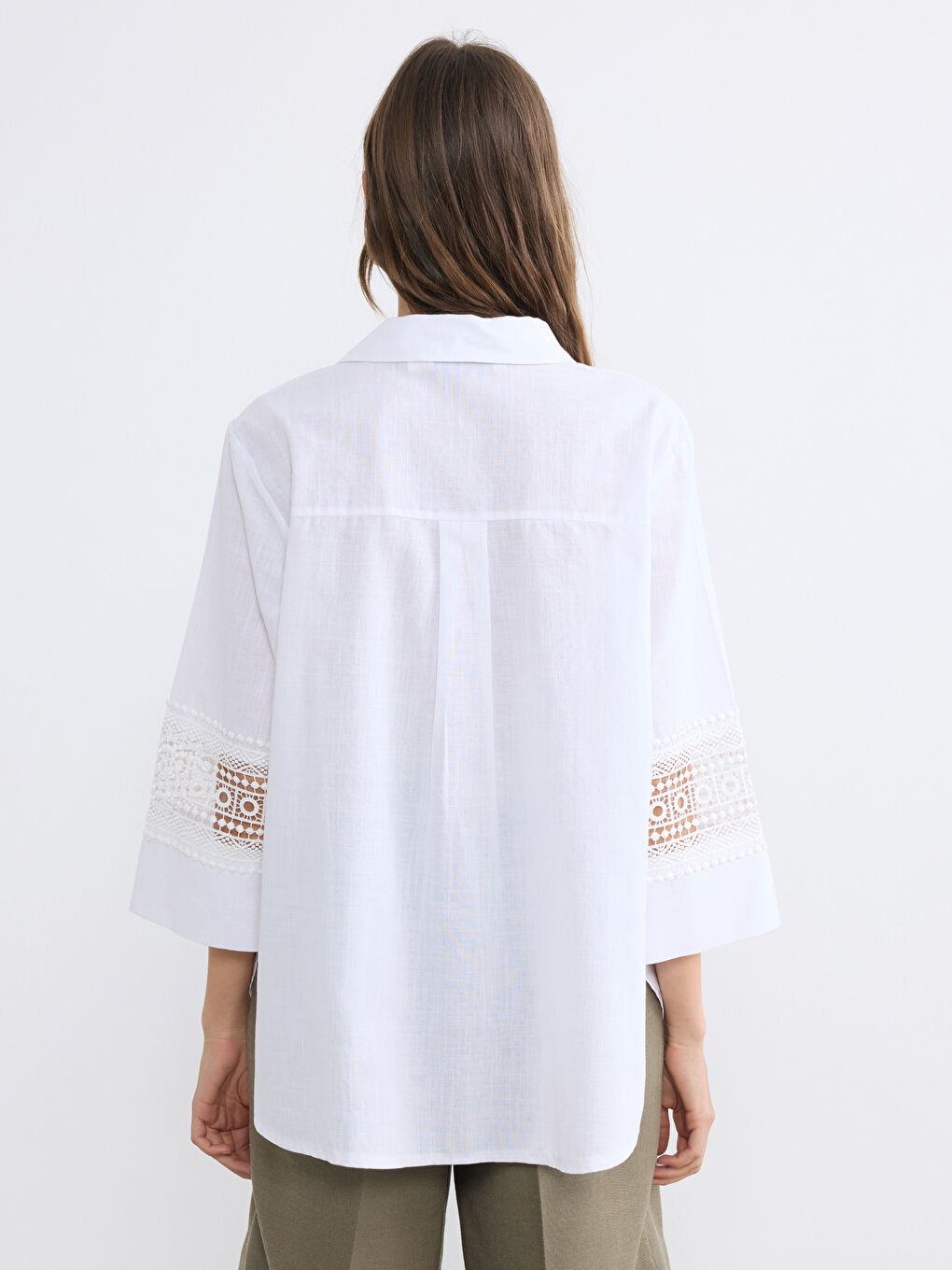 Blouse Femme Oversize à Col Chemise Détails en Dentelle-3