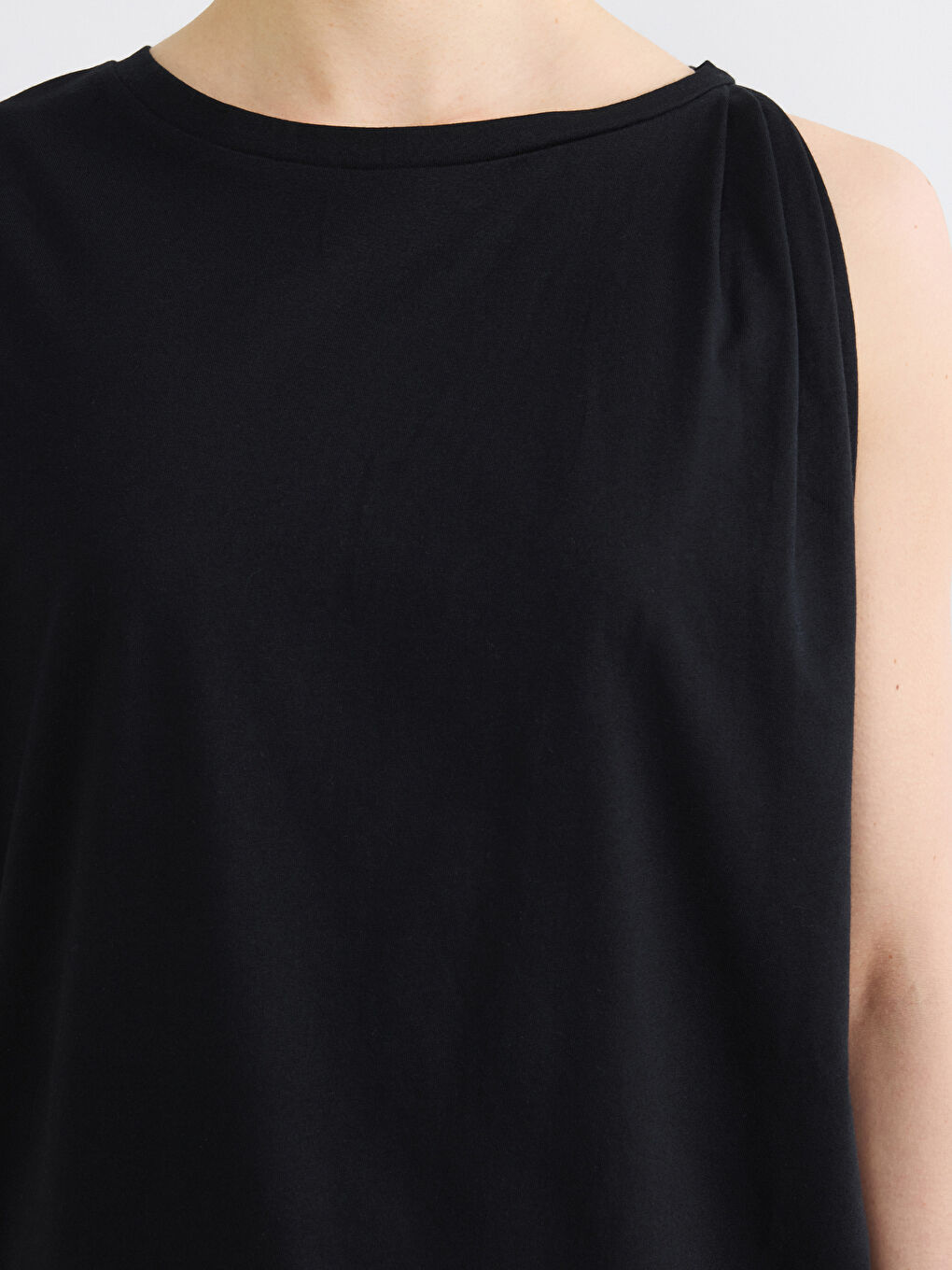 Siyah Bisiklet Yaka Büzgülü Bluz-3