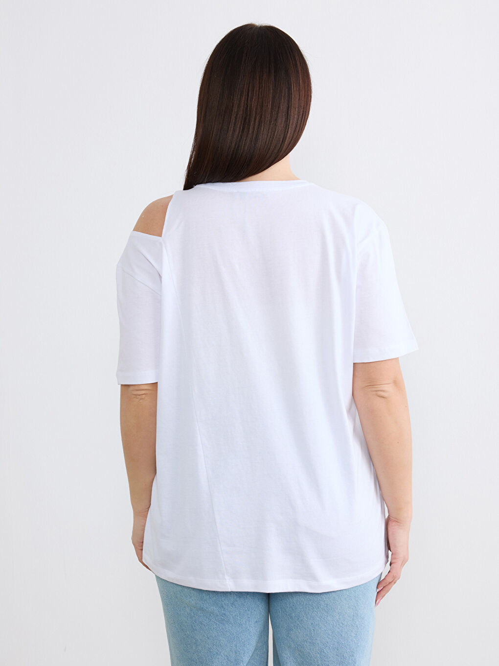 Beyaz Büyük Beden Omuz Dekolteli Bluz-3