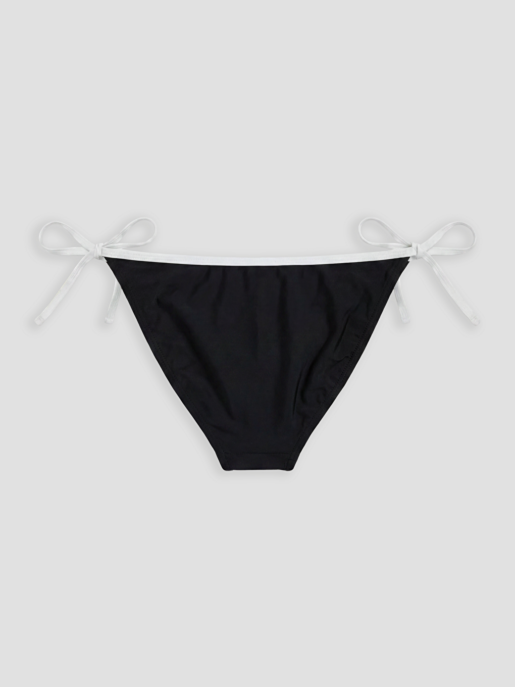 Siyah Yanları Bağlamalı Kadın Bikini Altı-1