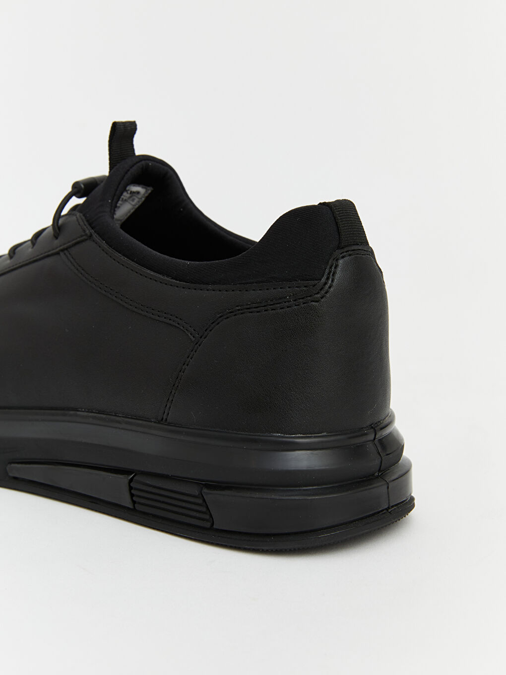 Siyah Deri Görünümlü Kalın Tabanlı Erkek Sneaker-3