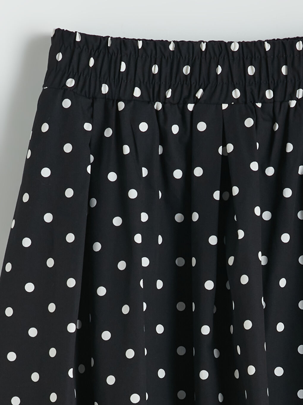 Siyah Beli Lastikli Puantiyeli Poplin Pileli Etek-1