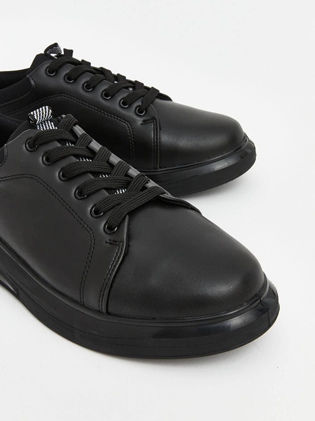 Siyah Deri Görünümlü Erkek Spor Ayakkabı-2