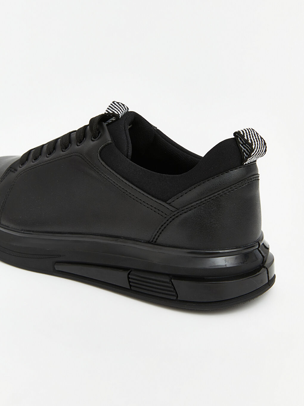 Siyah Deri Görünümlü Erkek Spor Ayakkabı-4