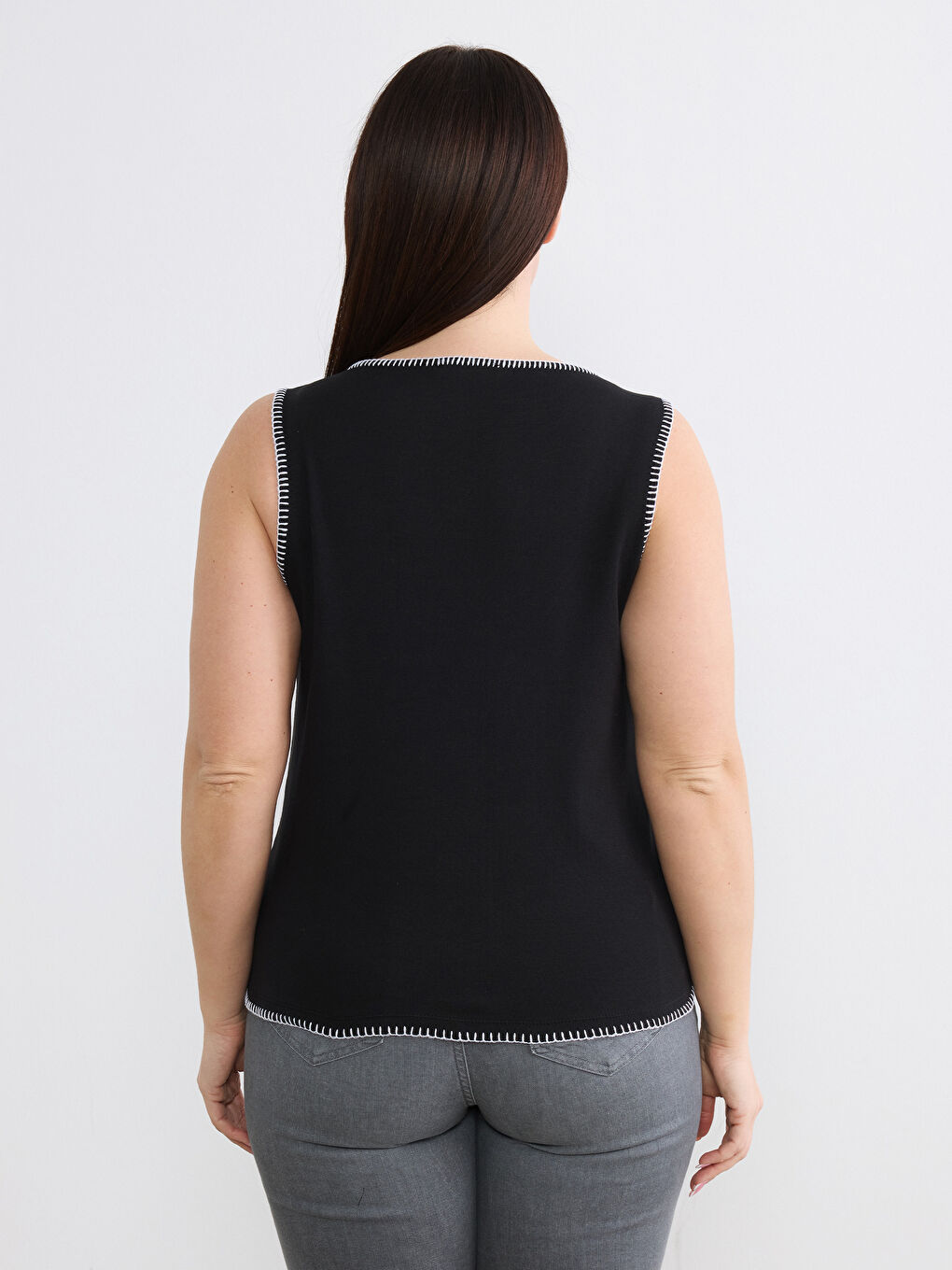 Siyah Büyük Beden Kare Yaka Dikiş Detaylı Kadın Atlet-3