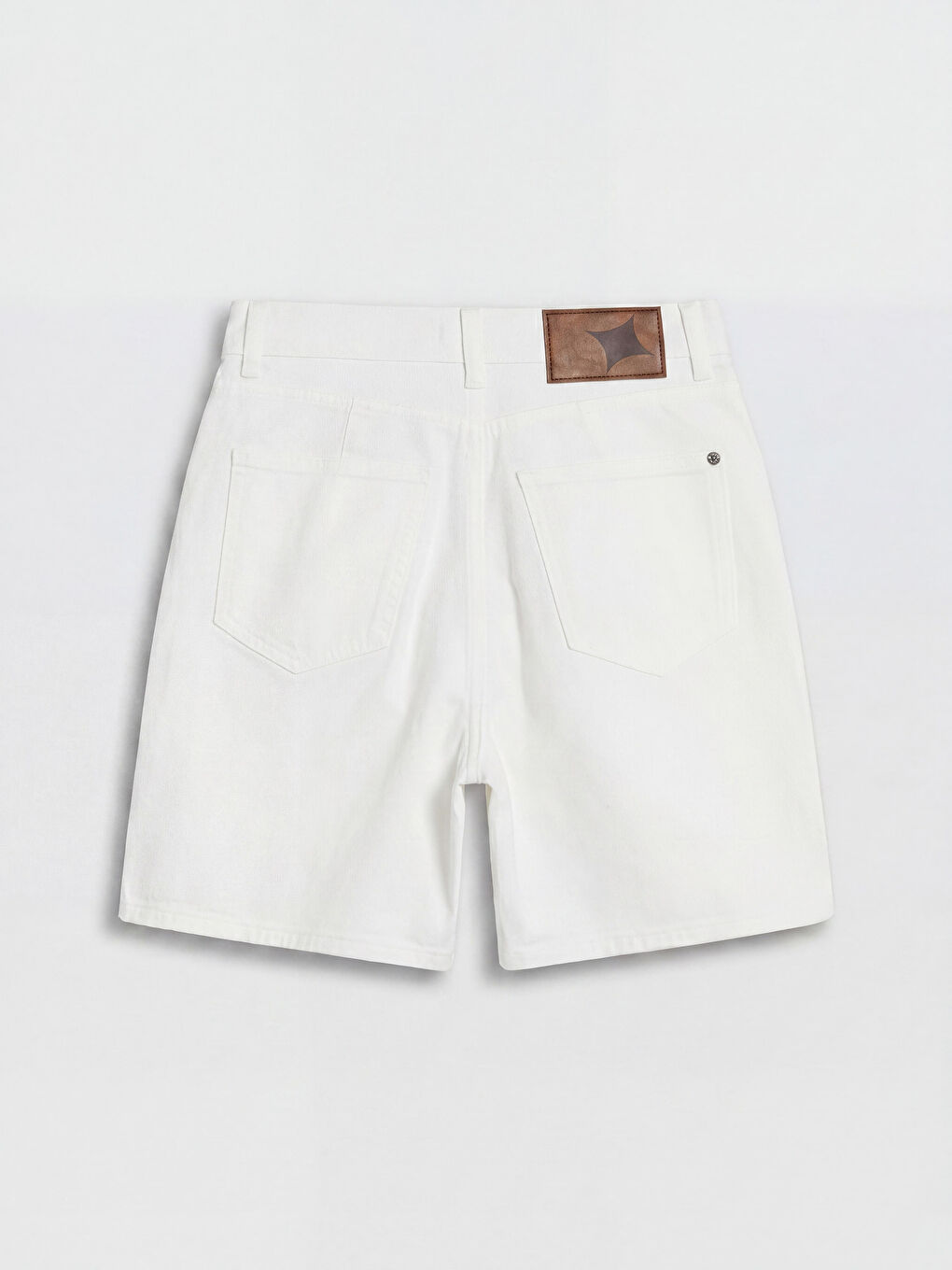 Beyaz Regular Fit Kadın Jean Şort-1