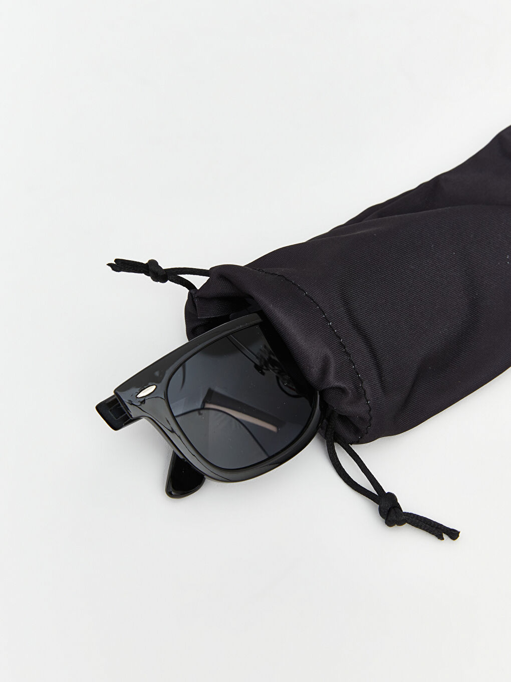 Siyah Renkli Camlı Erkek Güneş Gözlüğü-4