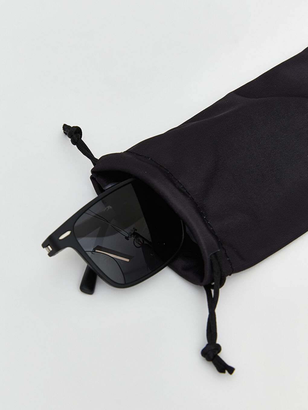 Siyah Renkli Camlı Erkek Güneş Gözlüğü-4