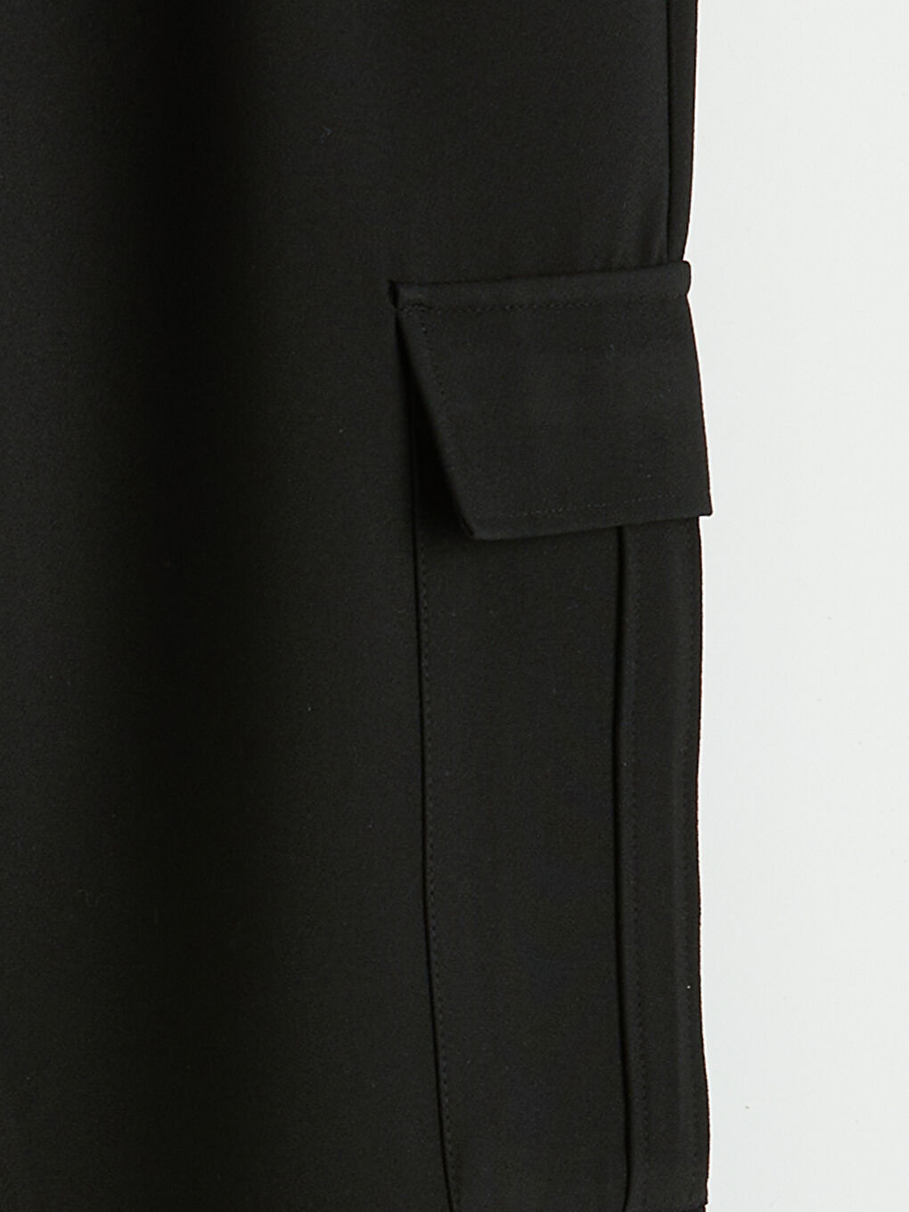 Siyah Loose Fit Kadın Pileli Kargo Pantolon-2