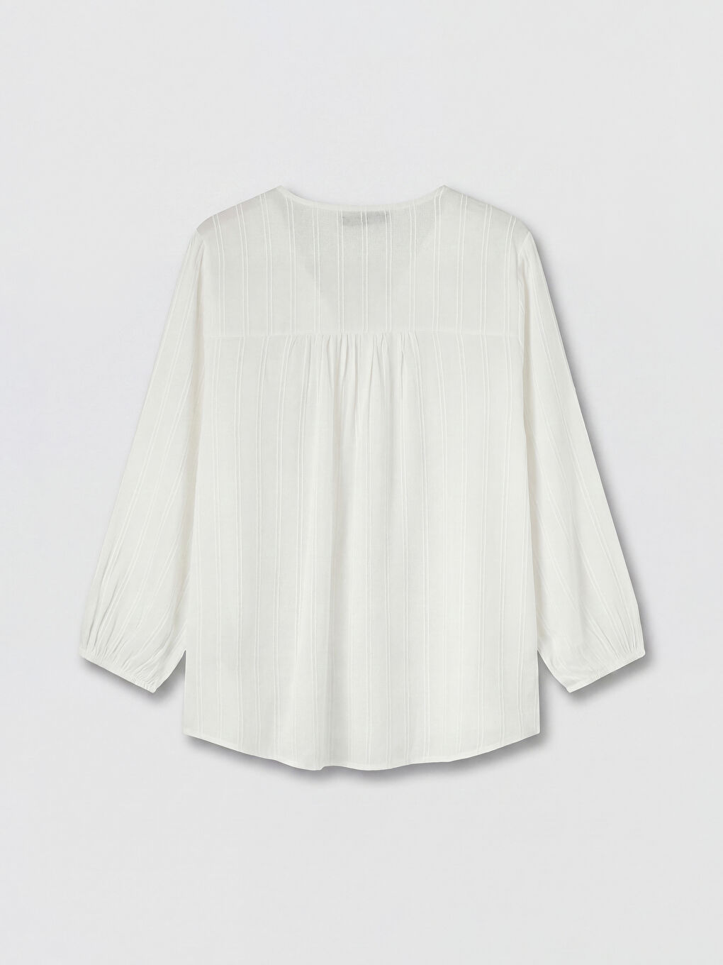 Beyaz Kaçık Yaka Çizgili Oversize Armürlü Bluz-1