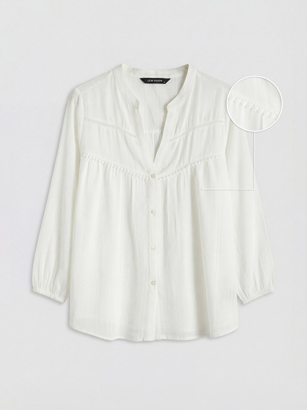 Ekru Kaçık Yaka Nakışlı Bluz