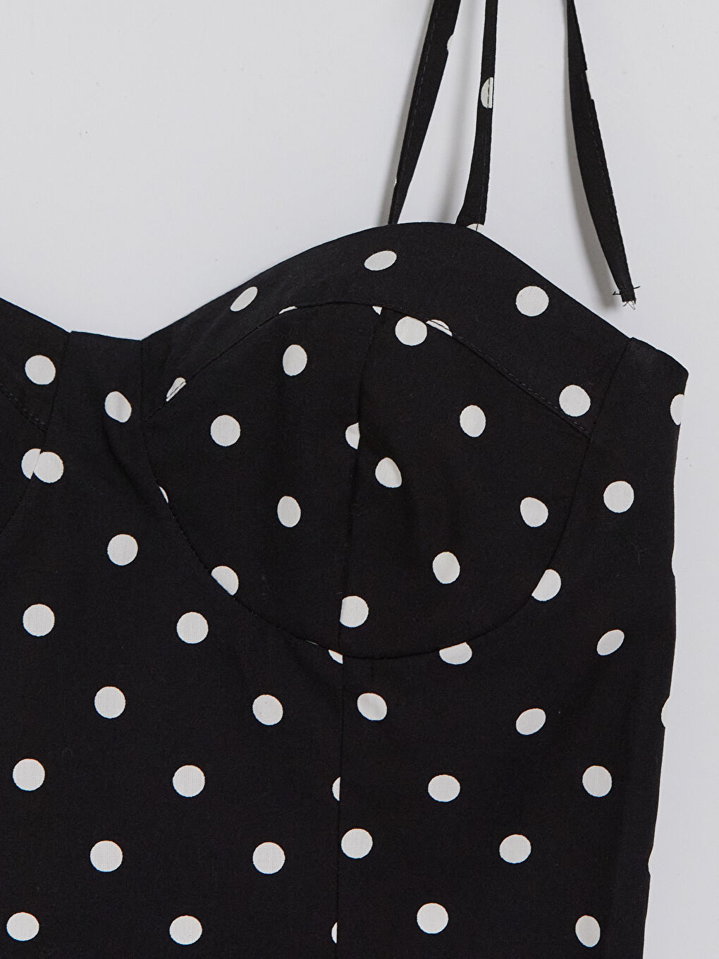 Siyah Kalp Yaka İp Askılı Crop Bluz-3