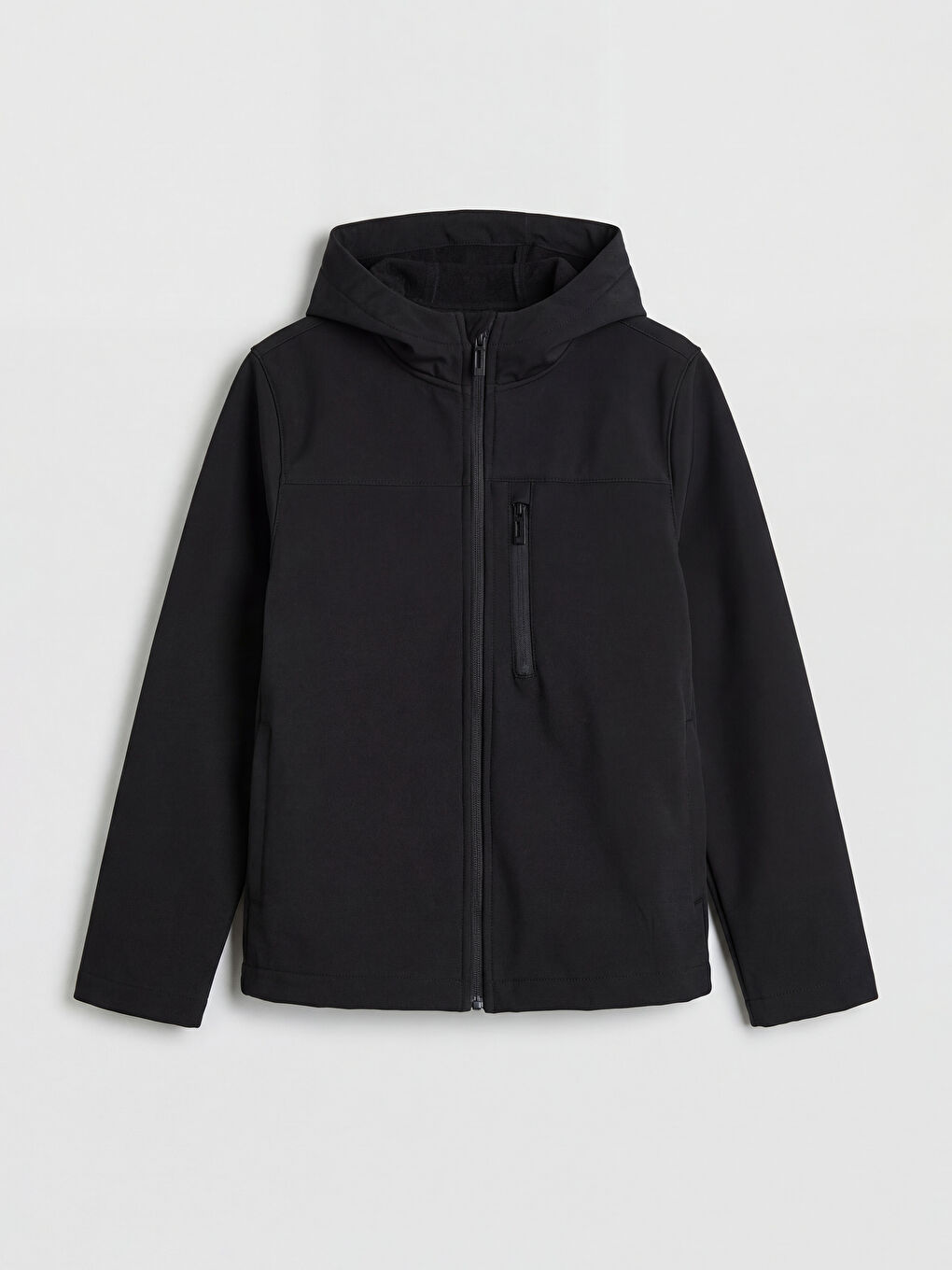 Siyah Kapüşonlu Erkek Çocuk Yağmurluk