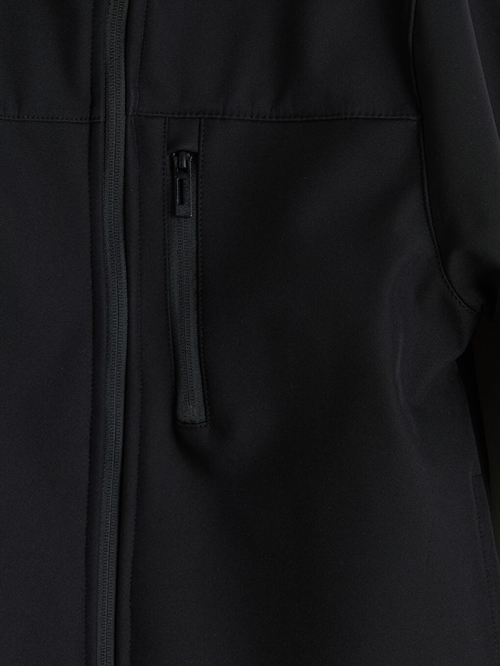 Siyah Kapüşonlu Erkek Çocuk Yağmurluk-2