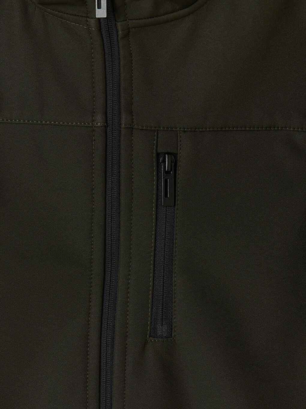 Yeşil Kapüşonlu Erkek Çocuk Yağmurluk-2