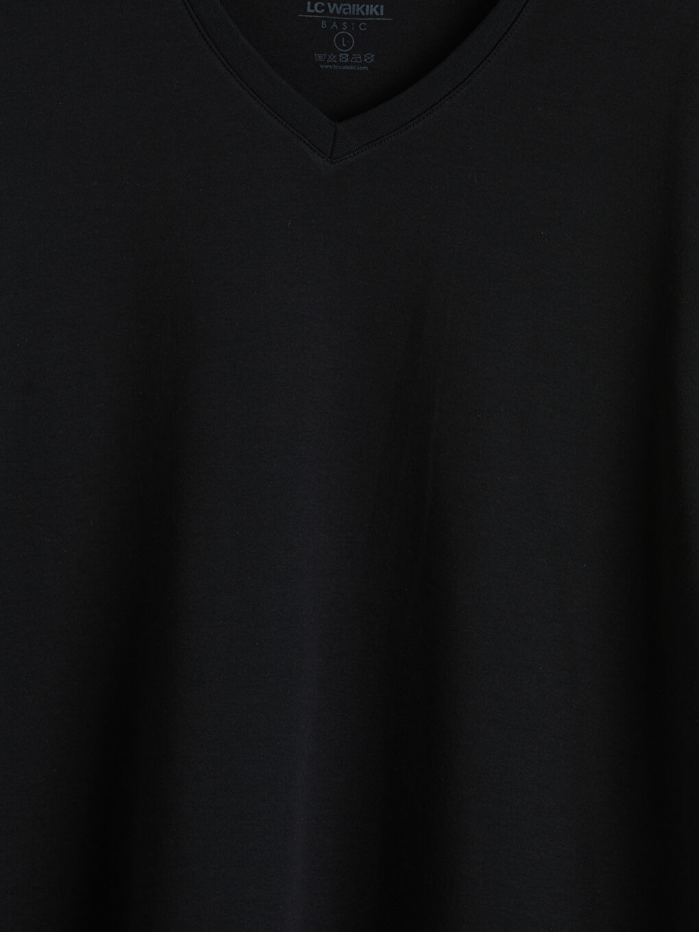Siyah V Yaka Erkek Tişört-1