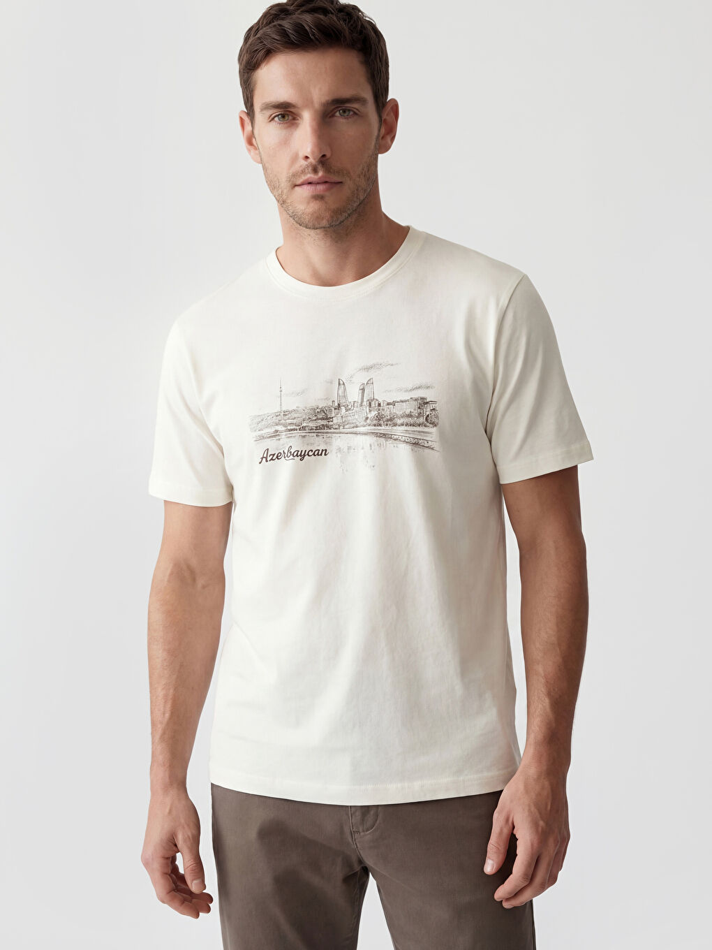 Beyaz Bisiklet Yaka Azerbaycan Baskılı Erkek Tişört